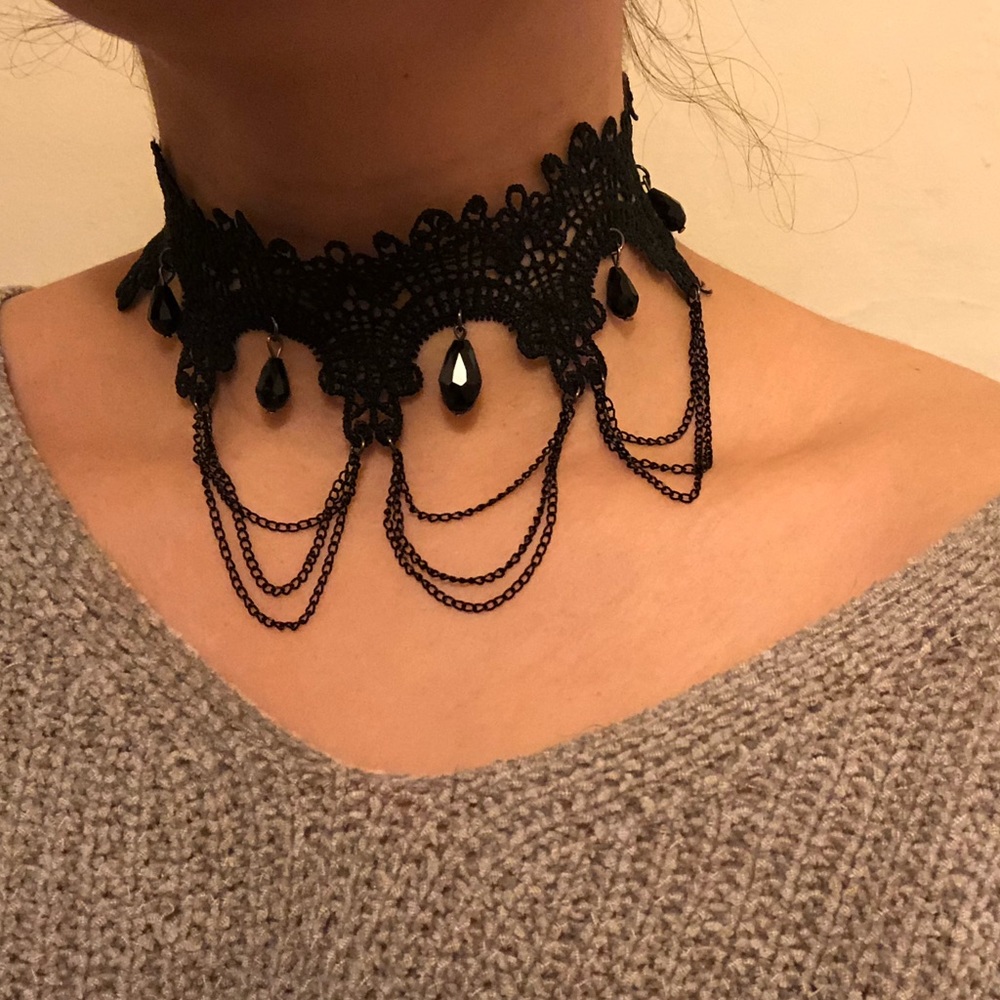 Chandelier Black Choker